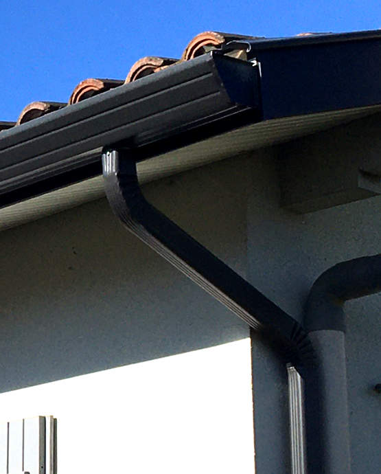 Gouttiere alu sur toulouse, couverture zinc et etancheite sur toulouse : Alu Service.